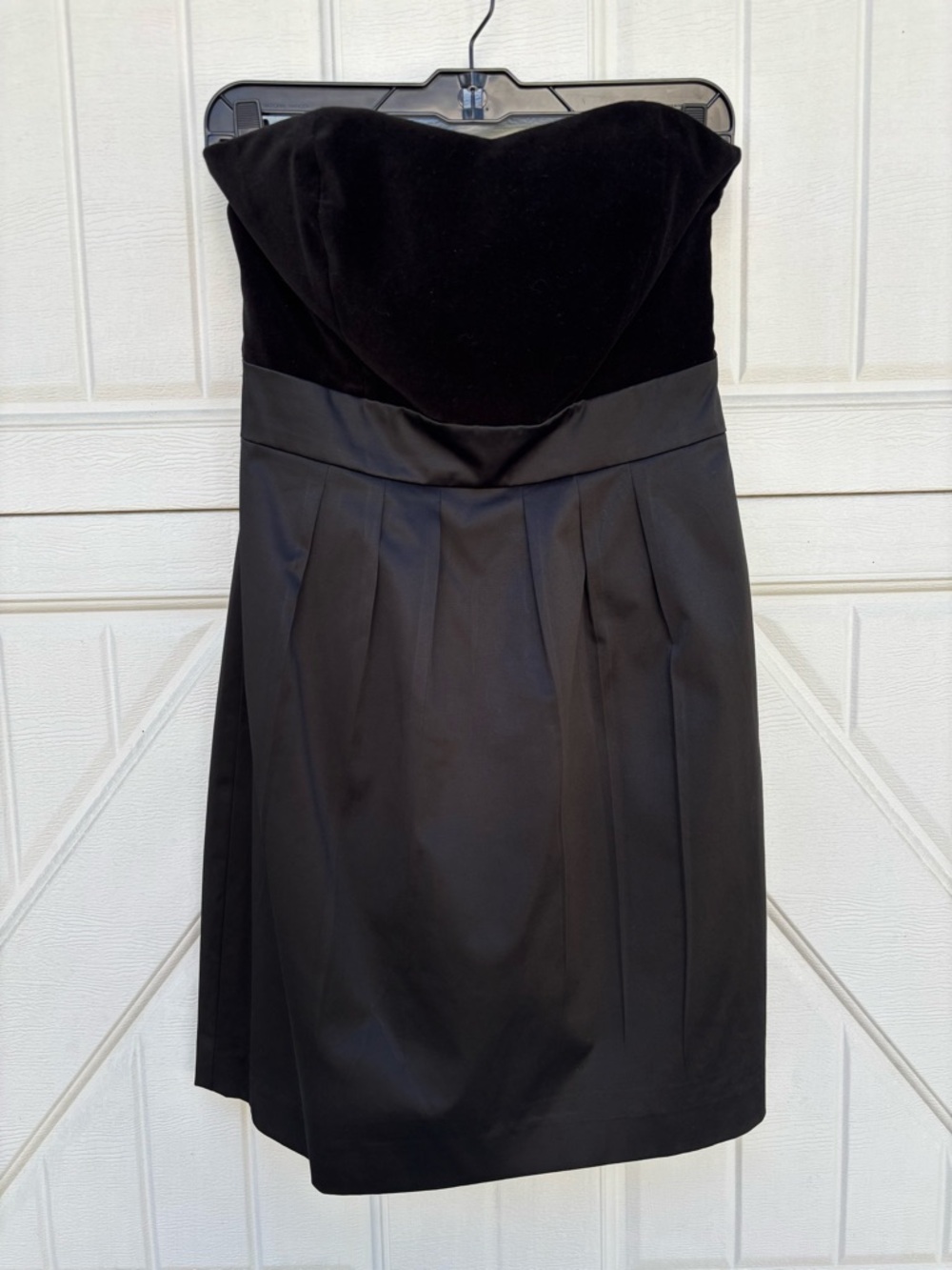 Banana Republic Black Velvet Strapless Cocktail Dress Size 6